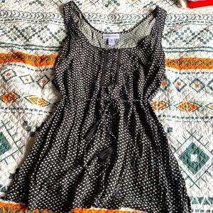 Motherhood Maternity flow-y tank with tassel tie stash. Size Large.